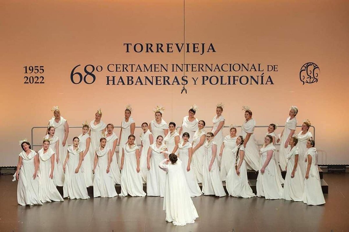 LU sieviešu koris "Balta" konkursā Spānijā. 