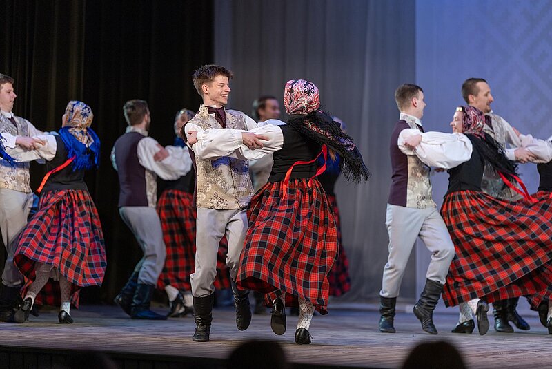 Atbalsti LU deju ansambli "Pērle", gatavojoties jubilejas deju uzvedumam
